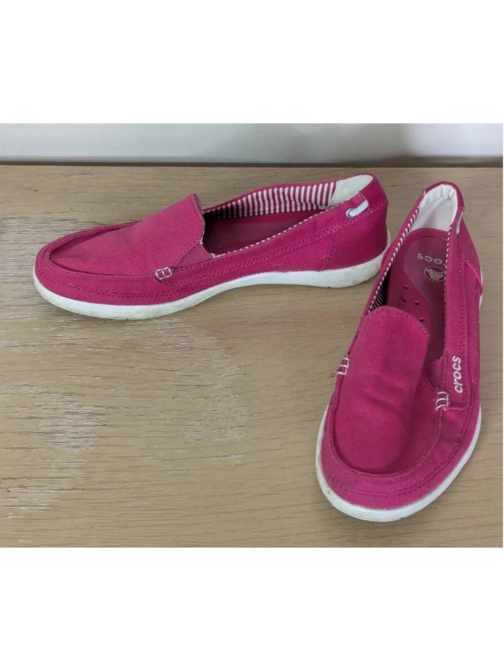 Women's Crocs Pink Canvas Loafers Size 8 with White Trim